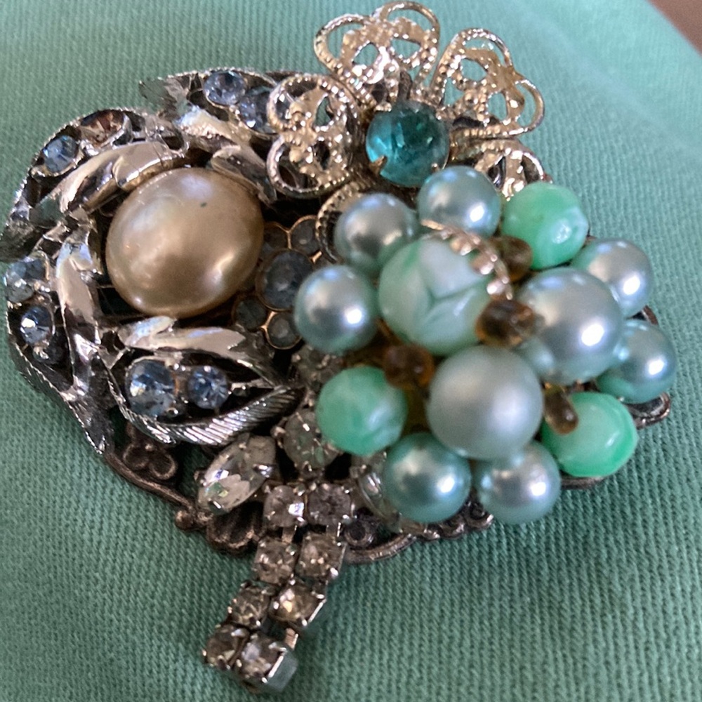 Vintage-Inspired Silver Floral Brooch with Aqua and Pearl Beads
